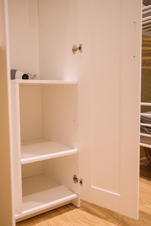 West13 Guest Rooms คราคูฟ ภายนอก รูปภาพ