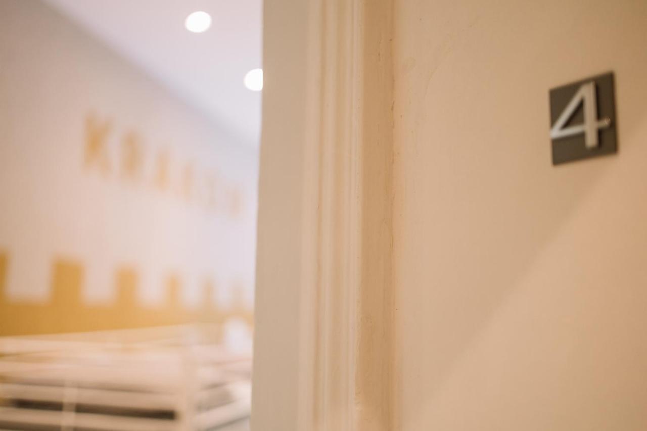 West13 Guest Rooms คราคูฟ ภายนอก รูปภาพ