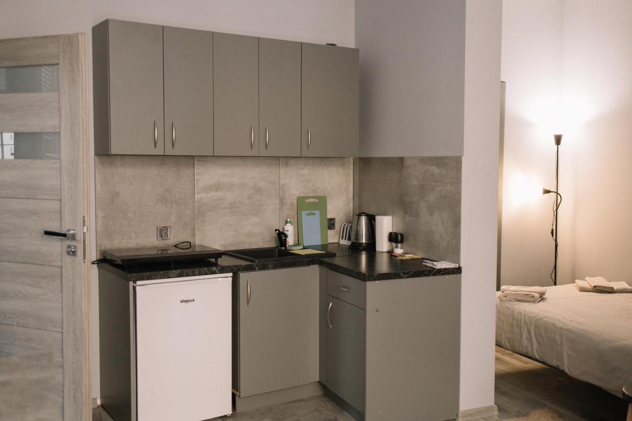 West13 Guest Rooms คราคูฟ ภายนอก รูปภาพ