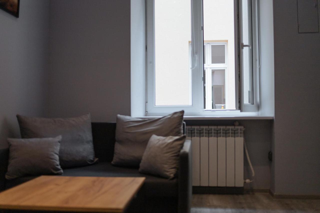 West13 Guest Rooms คราคูฟ ภายนอก รูปภาพ